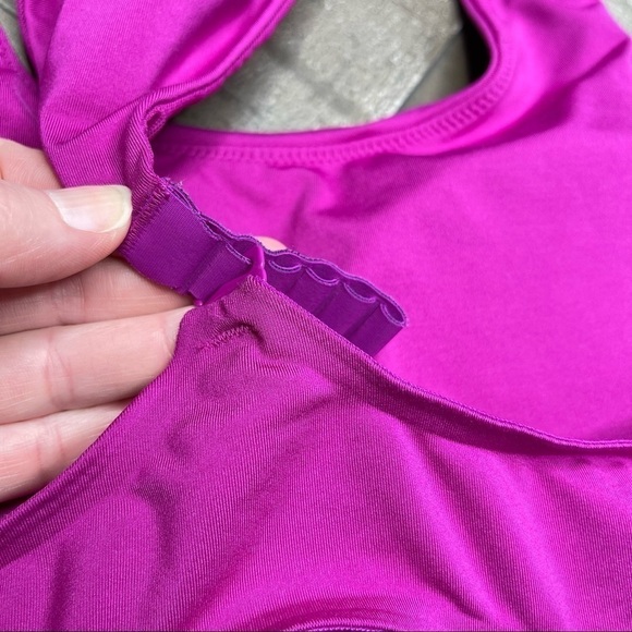 Athleta Circuit Fuchsia Sports Bra medium - Picture 5 of 10